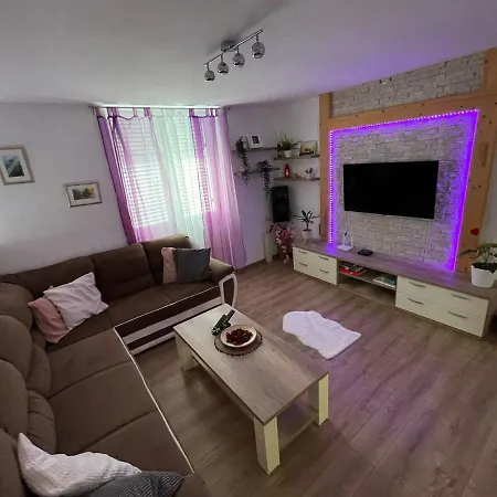 Apartman Nera * Ploče